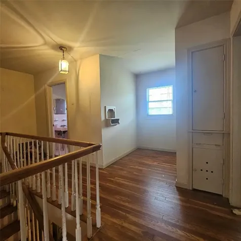 565 W Hartel Street Sour Lake TX 77659