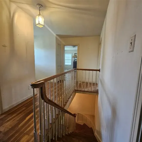 565 W Hartel Street Sour Lake TX 77659