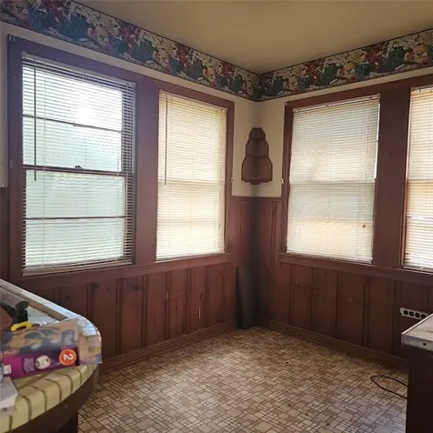 565 W Hartel Street Sour Lake TX 77659