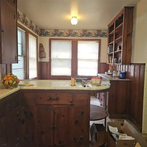565 W Hartel Street Sour Lake TX 77659