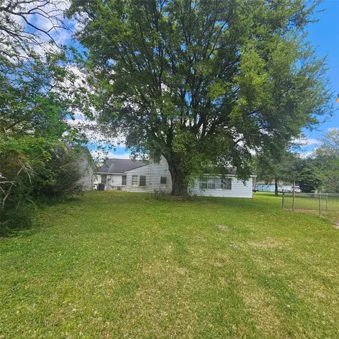 565 W Hartel Street Sour Lake TX 77659