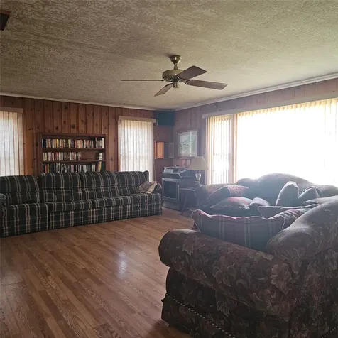 565 W Hartel Street Sour Lake TX 77659