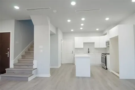 2832 Mansfield Street Houston TX 77091
