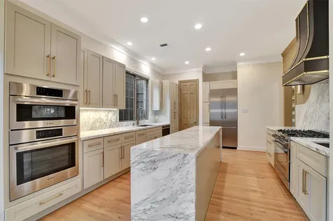 74 Briar Hollow Lane Houston TX 77027