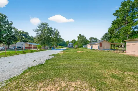 1728 County Road 340 Cleveland TX 77365