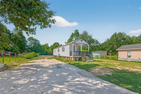 1728 County Road 340 Cleveland TX 77365