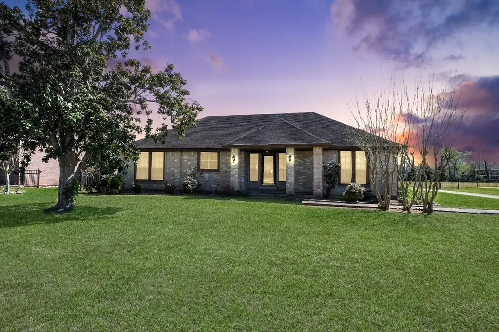 5415 Raintree Drive Missouri City TX 77459