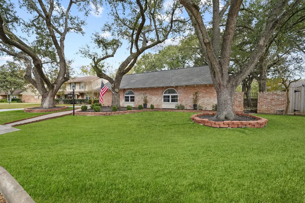 18435 Point Lookout Drive Houston TX 77058