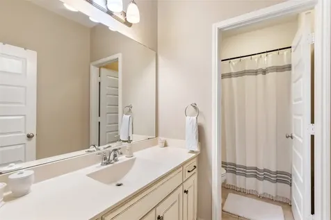 13808 N Lake Branch Lane Houston TX 77044