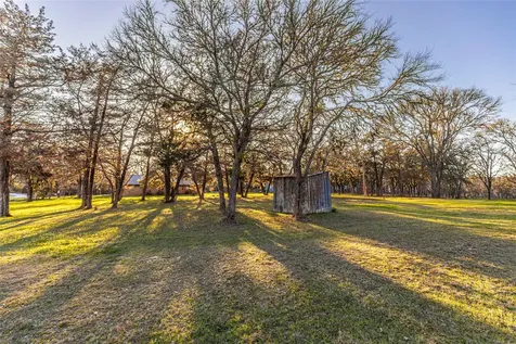 125 Forrest Lane Brenham TX 77833