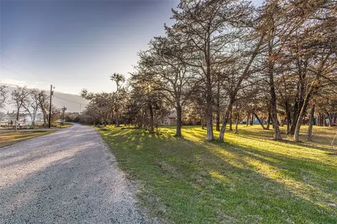 125 Forrest Lane Brenham TX 77833
