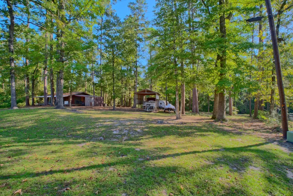 90 W Easy Street Burkeville TX 75932