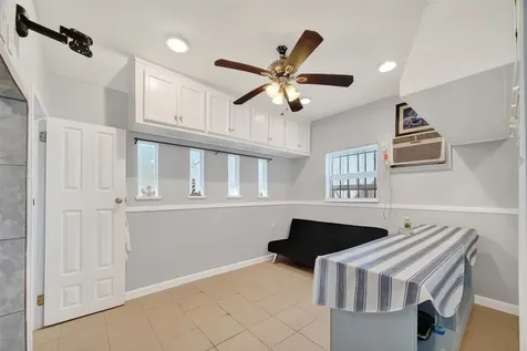 7404 Erath Street Houston TX 77023
