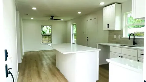 9110 Heatherside Street Houston TX 77016