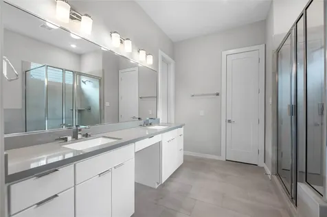 5823 Fairdale Lane C Houston TX 77057