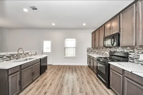 7638 Nevaeh Crest Path Houston TX 77016