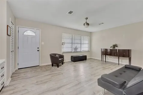 930 Creager Street Houston TX 77034