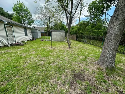10206 Ashville Drive Houston TX 77051