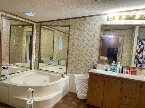 1027 Private Road 4041 Dime Box TX 77853