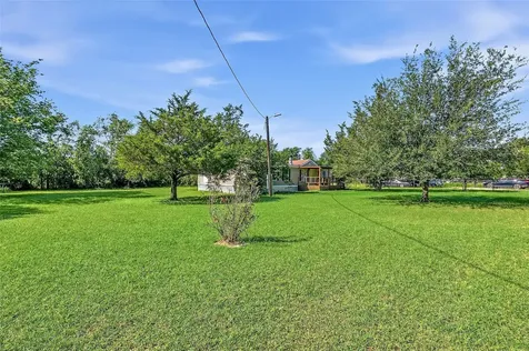 1027 Private Road 4041 Dime Box TX 77853