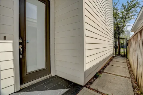 2413 Chapman Street Houston TX 77009