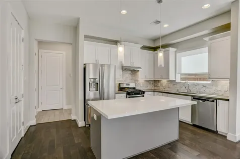 2413 Chapman Street Houston TX 77009