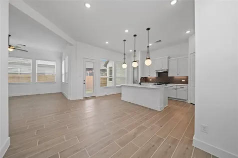 11914 North Pavillion Drive Mont Belvieu TX 77523