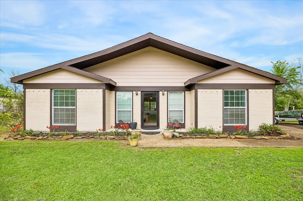 103 Spanish Trace Street Crosby TX 77532