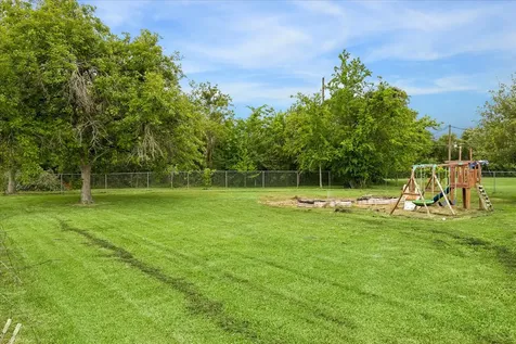 103 Spanish Trace Street Crosby TX 77532