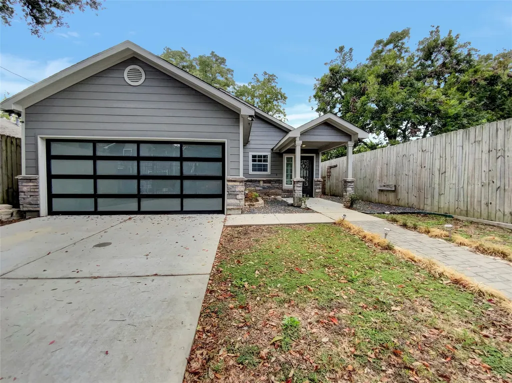 1210 E 32nd 1/2 Street Houston TX 77022