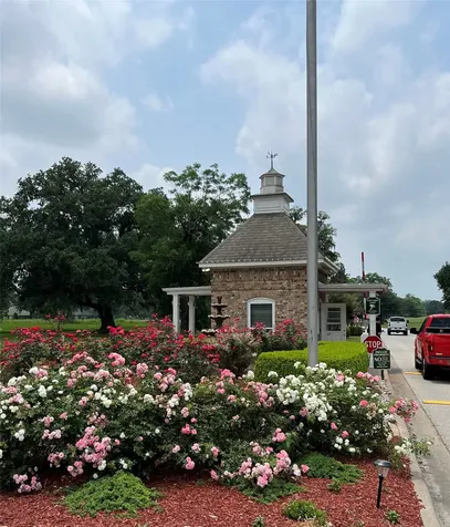 209 Montclaire Drive Drive West Columbia TX 77486