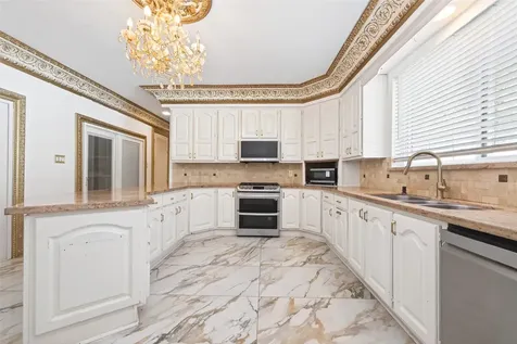 24 Windermere Lane Houston TX 77063