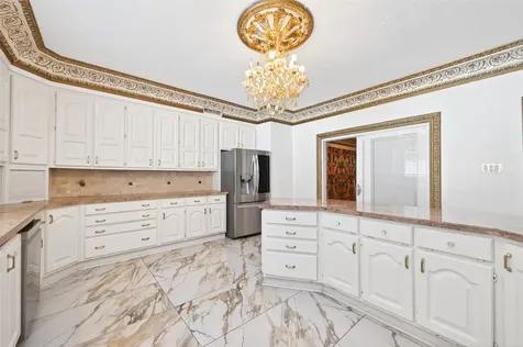 24 Windermere Lane Houston TX 77063