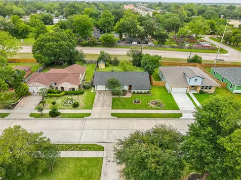 2313 Cedar Street Pearland TX 77581
