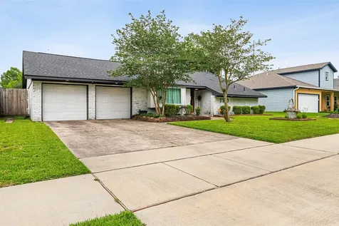 2313 Cedar Street Pearland TX 77581