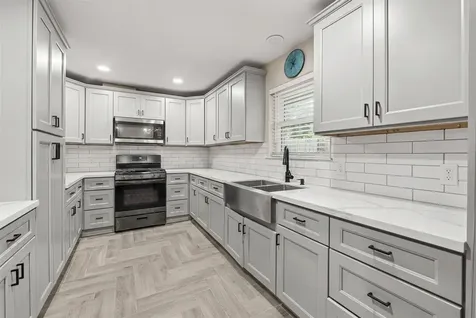 2313 Cedar Street Pearland TX 77581