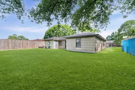 5532 Meadow Creek Lane Houston TX 77017