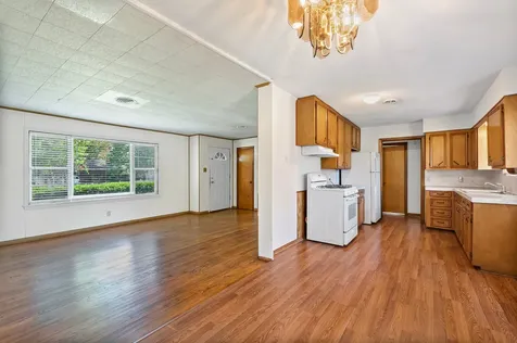 5532 Meadow Creek Lane Houston TX 77017