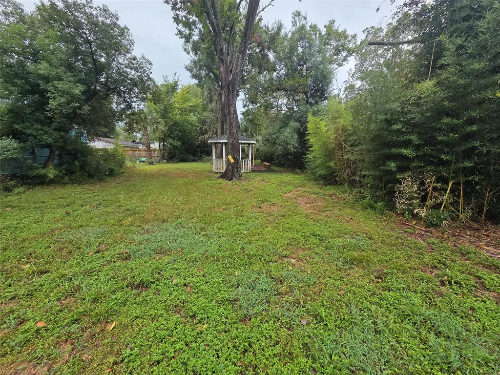 000 Louisiana Avenue Bacliff TX 77518