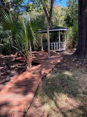 000 Louisiana Avenue Bacliff TX 77518