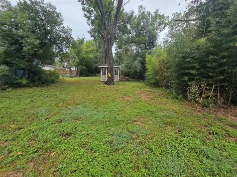 000 Louisiana Avenue Bacliff TX 77518