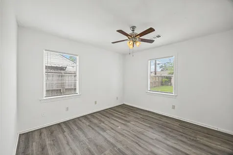 6633 W 43rd Street Houston TX 77092