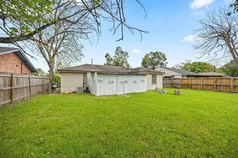 6633 W 43rd Street Houston TX 77092