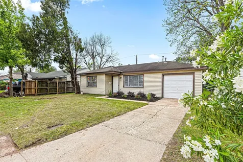 6633 W 43rd Street Houston TX 77092