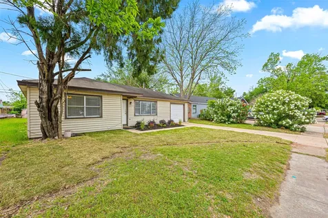 6633 W 43rd Street Houston TX 77092