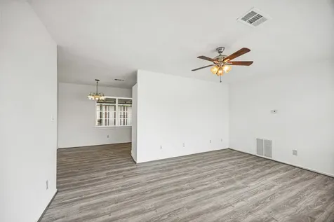 6633 W 43rd Street Houston TX 77092