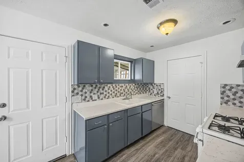 6633 W 43rd Street Houston TX 77092