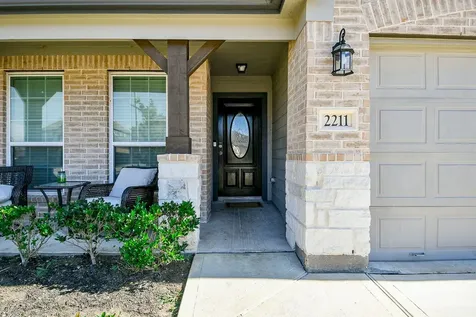 2211 Bright Sunrise Trail Fresno TX 77545