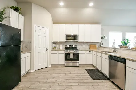 2211 Bright Sunrise Trail Fresno TX 77545