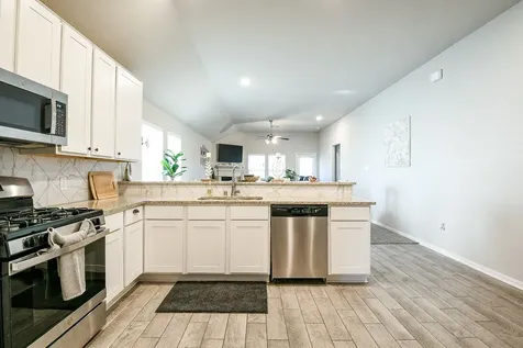 2211 Bright Sunrise Trail Fresno TX 77545